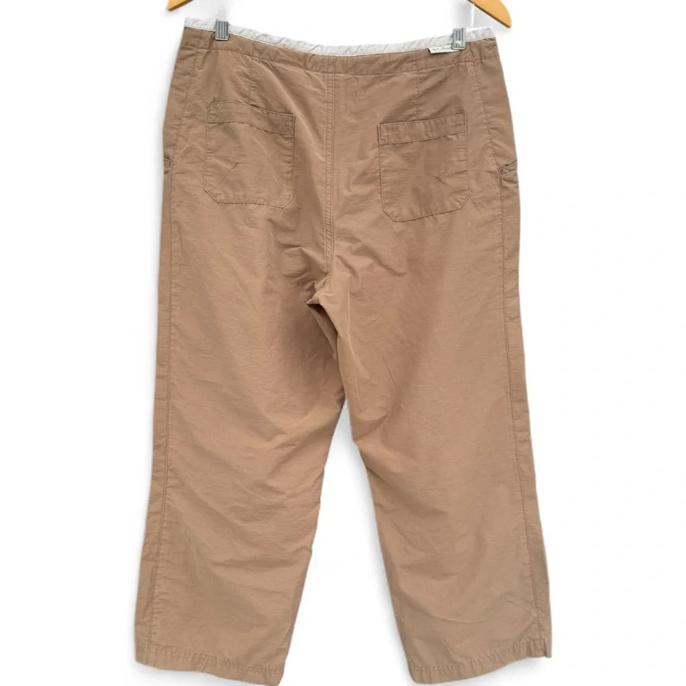 Columbia | Nylon Cargo Capri Pants | M - Picture 4 of 8